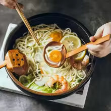 New Ramen Soup Wood Spoon Japanese Style Ajiyaki with Holes Restaurant Nanmu Kamehameha Spoon Hotpot Leak Kicthen Accessories